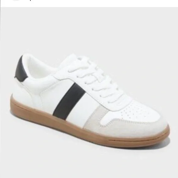 TARGET Universal Threads sneakers - size 9.5 - Picture 1 of 12